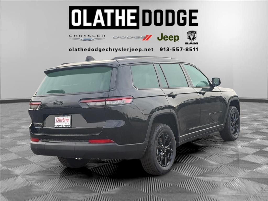 2025 Jeep Grand Cherokee Laredo Altitude photo 25