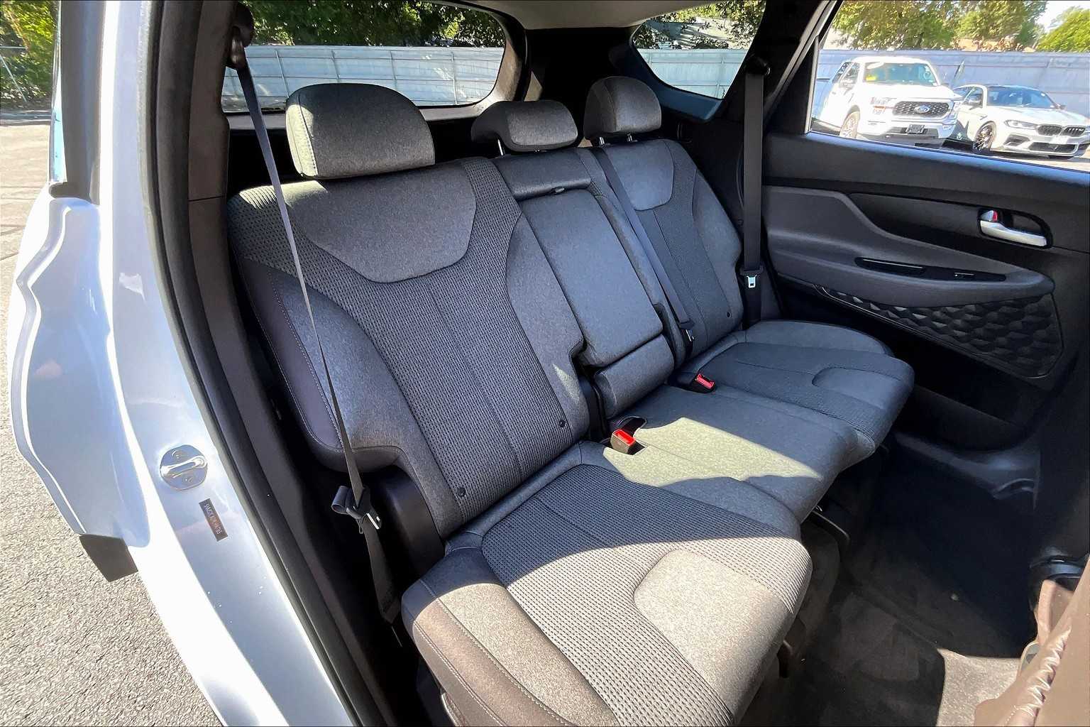 2020 Hyundai Santa Fe SE photo 17