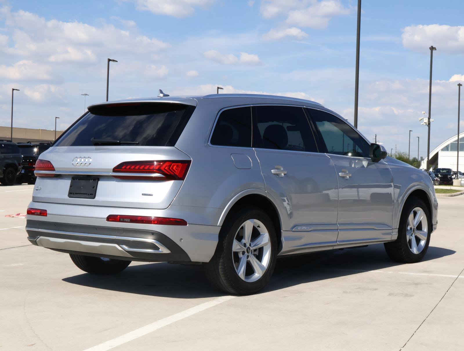2021 Audi Q7 Premium photo 4