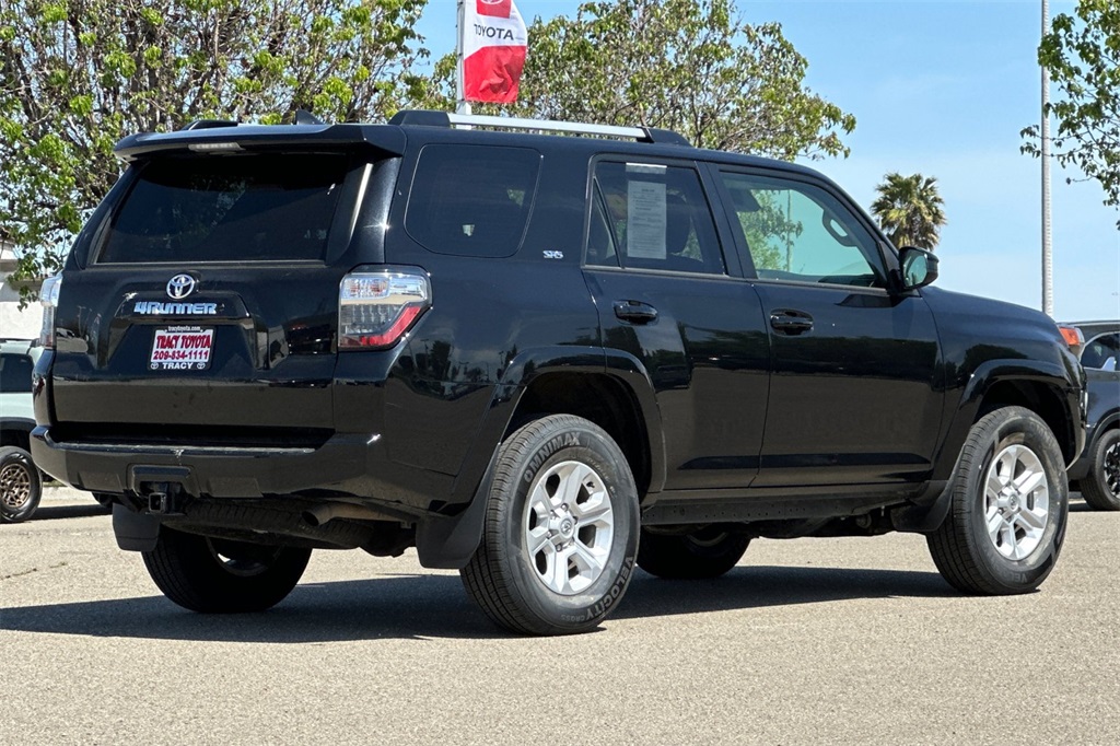 2024 Toyota 4Runner SR5 photo 4