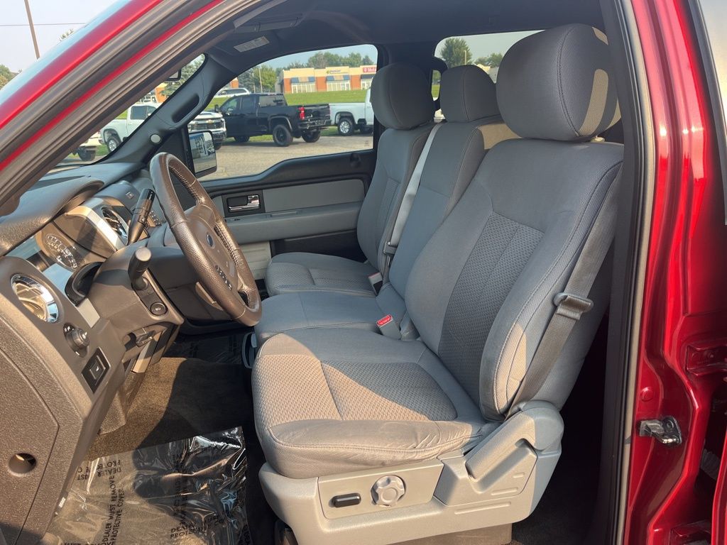 2014 Ford F-150 XLT photo 16
