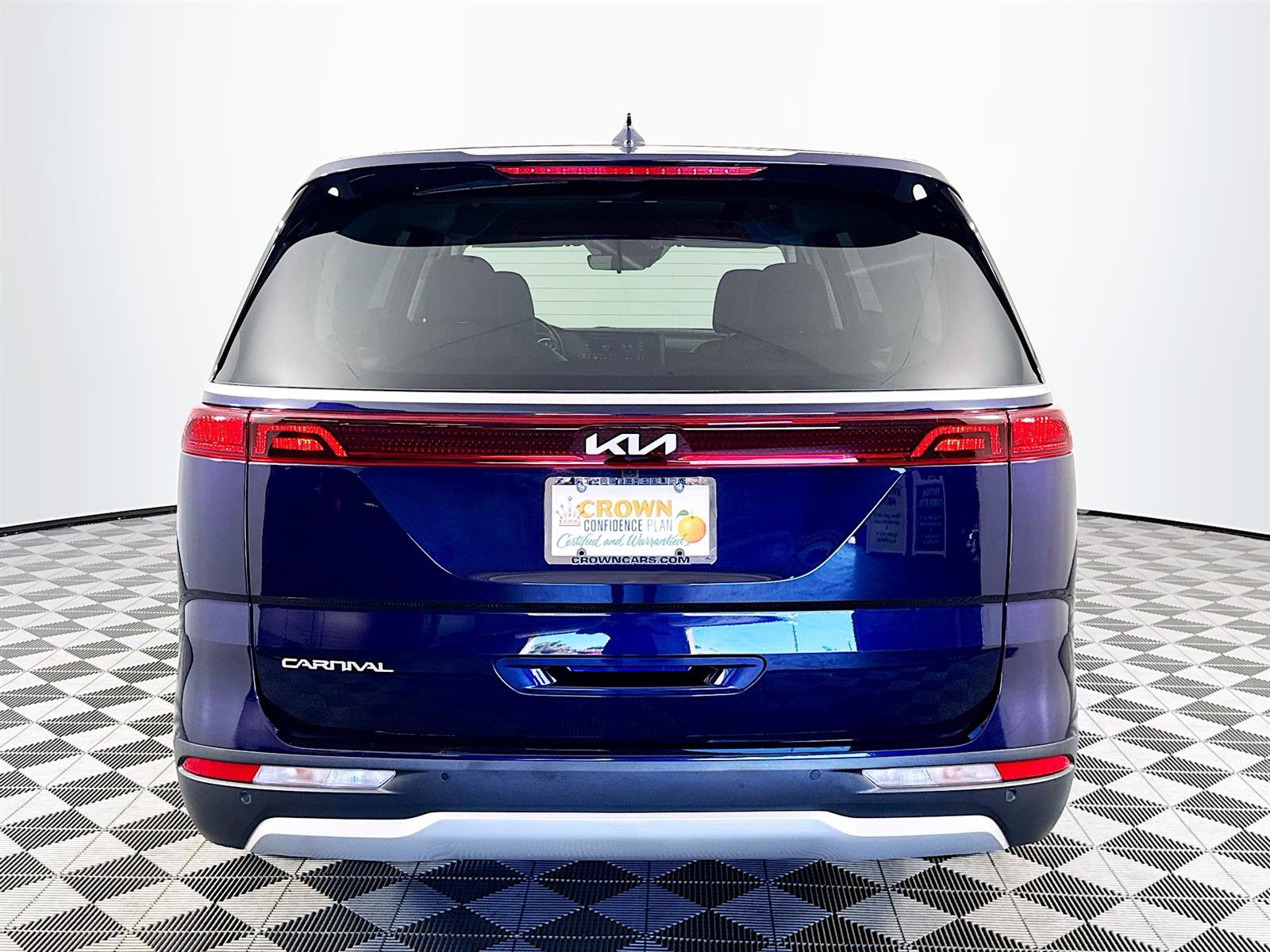 2024 Kia Carnival LX photo 6