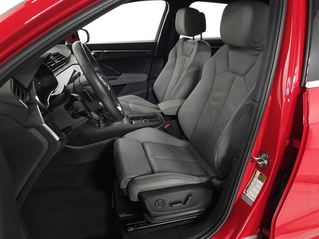 2020 Audi Q3 S line Premium Plus photo 15