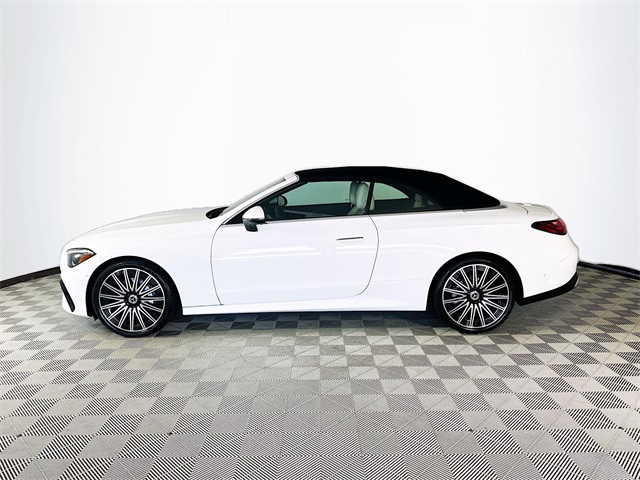 2026 Mercedes Benz CLE 300 4MATIC Cabriolet photo 4