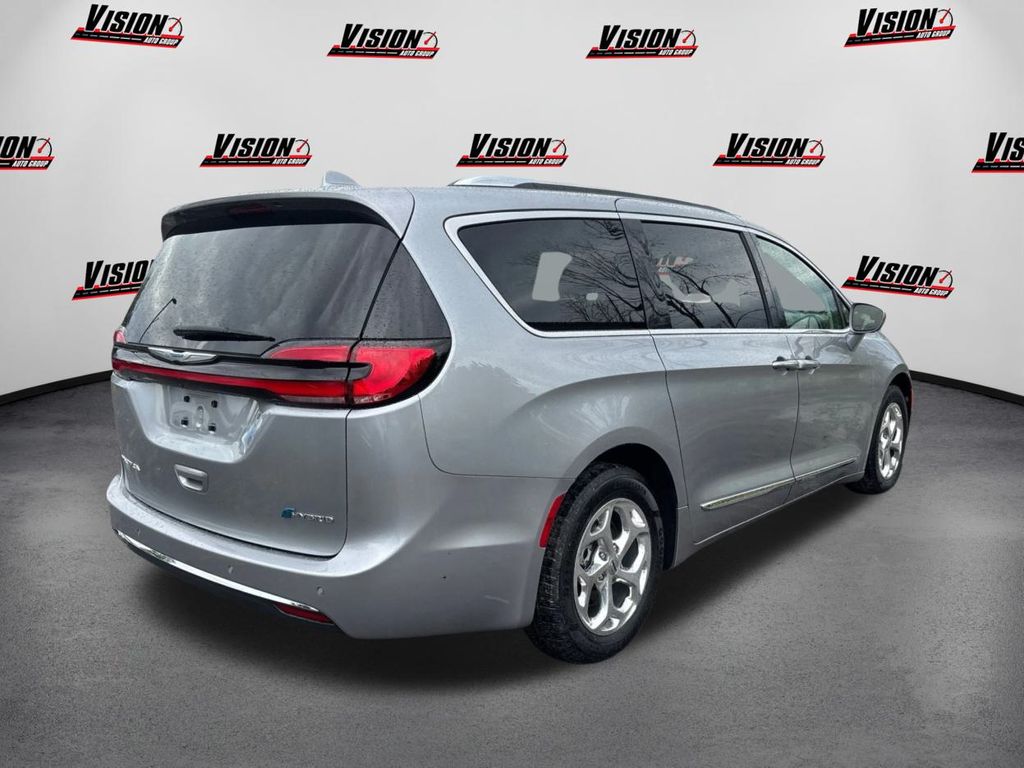 2021 Chrysler Pacifica Hybrid Limited photo 5