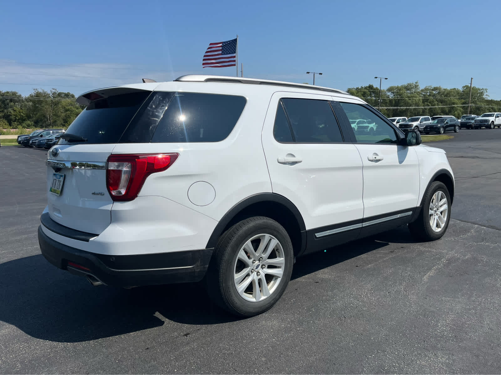 2018 Ford Explorer XLT photo 2