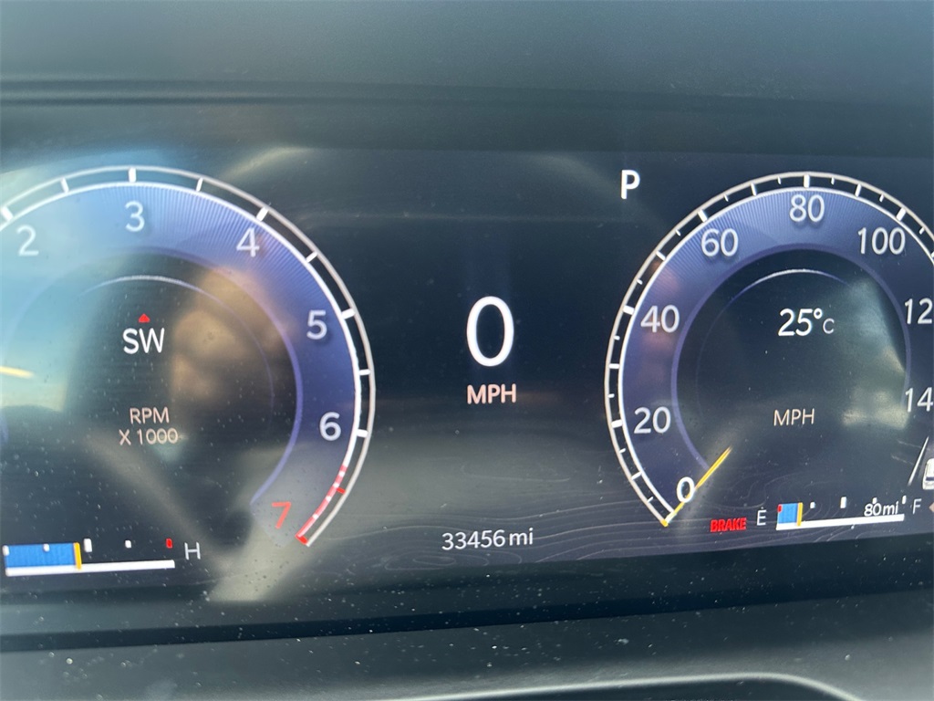2024 Jeep Grand Cherokee Altitude photo 14