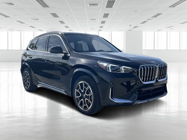 2026 BMW X1 28i's photo