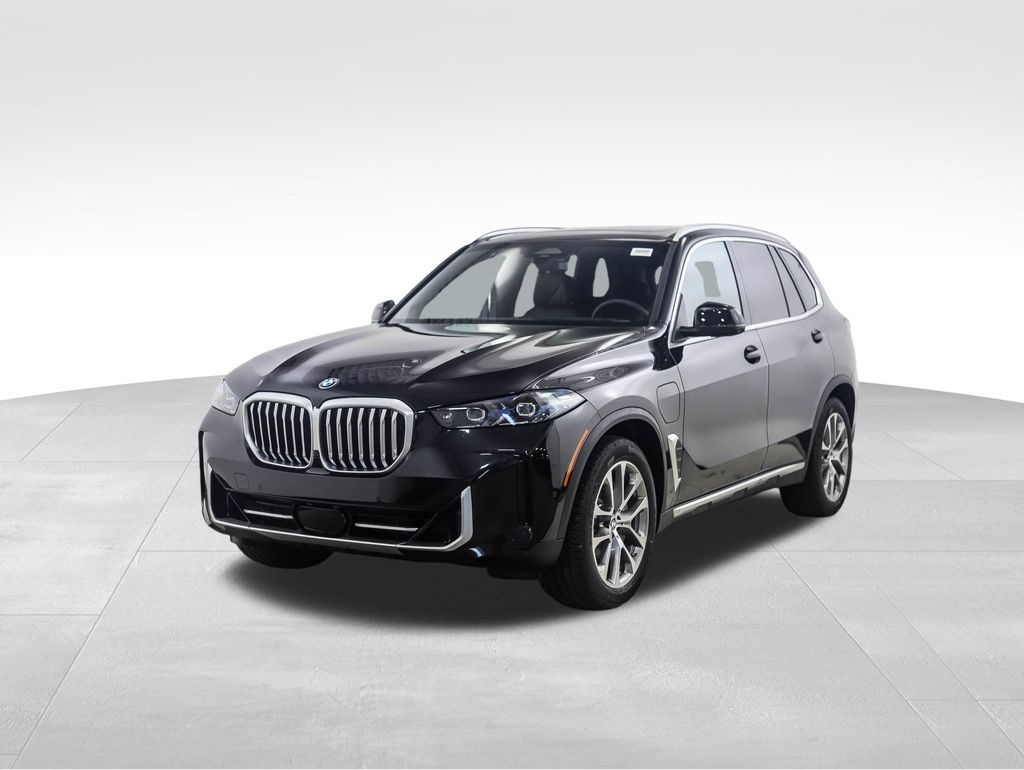 2026 BMW X5 50e's photo