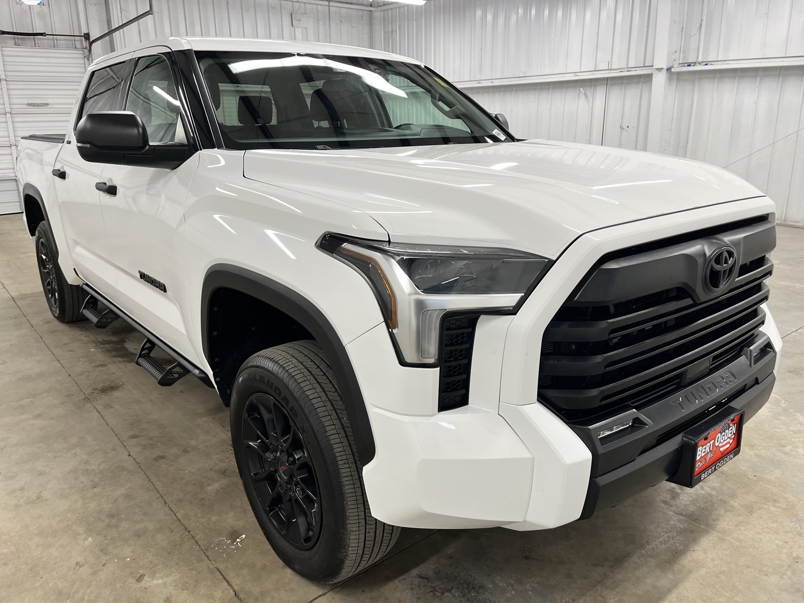 2023 Toyota Tundra SR5's photo