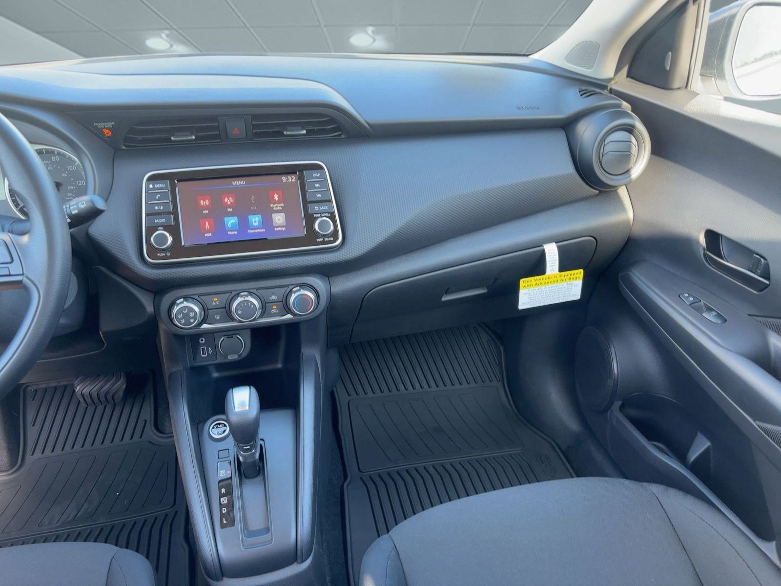 2025 Nissan Kicks Play S photo 22