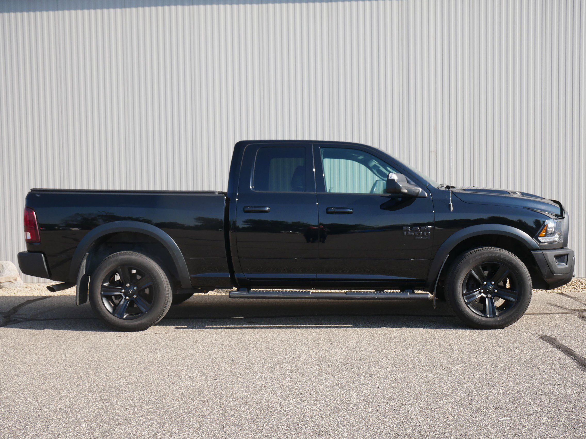 2022 Ram 1500 Classic Warlock photo 6