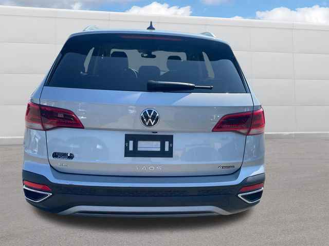 2024 Volkswagen Taos SE photo 4