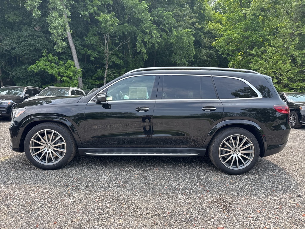 2025 Mercedes Benz GLS 580 4MATIC photo 3