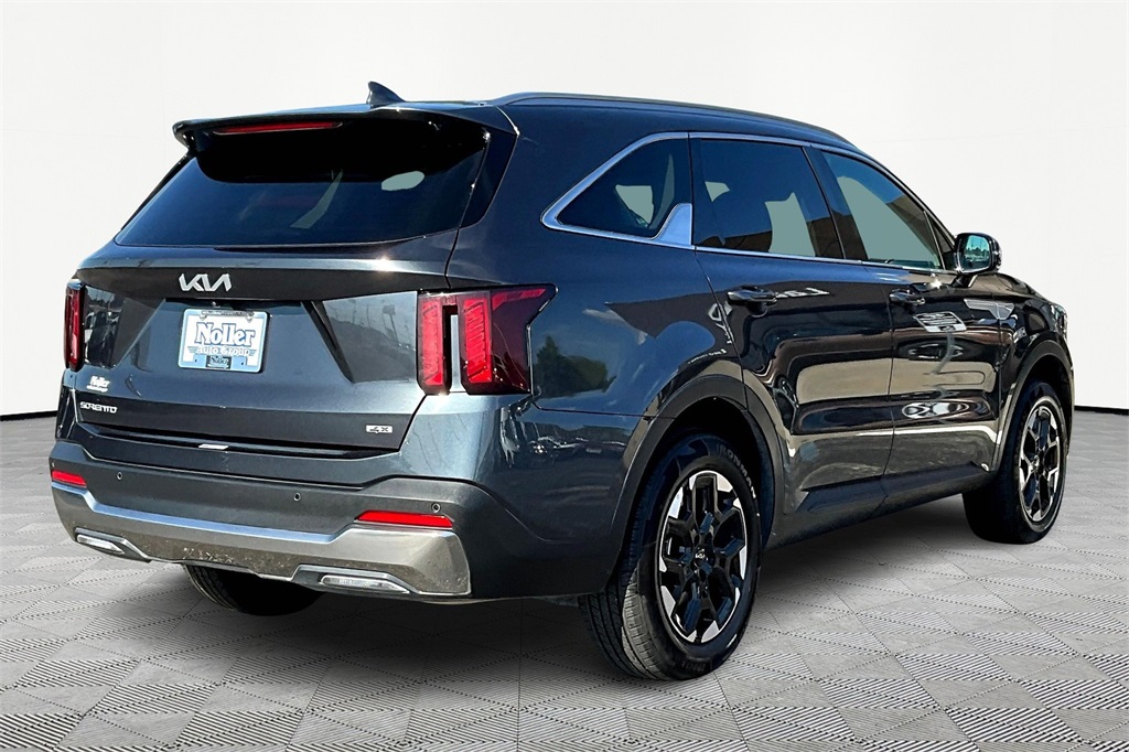 Used 2024 Kia Sorento S with VIN 5XYRLDJC7RG280554 for sale in Kansas City