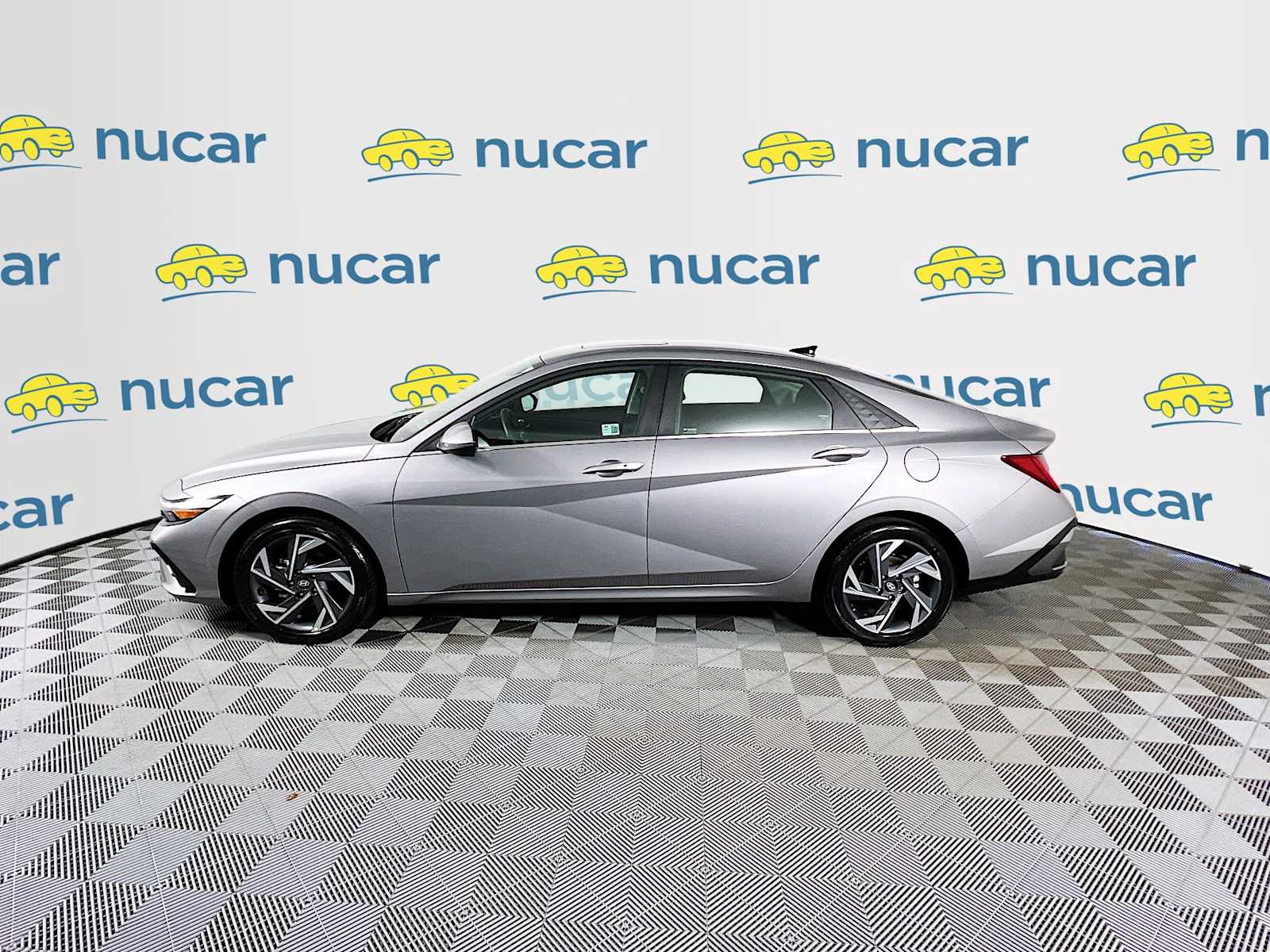 2025 Hyundai Elantra SEL Convenience photo 4