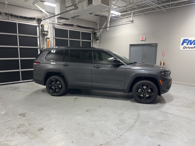 2025 Jeep Grand Cherokee L Altitude's photo