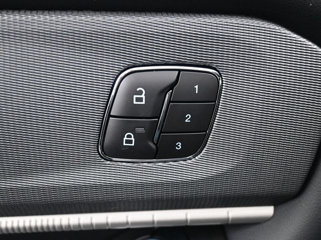 2026 Ford Explorer ST-Line photo 4