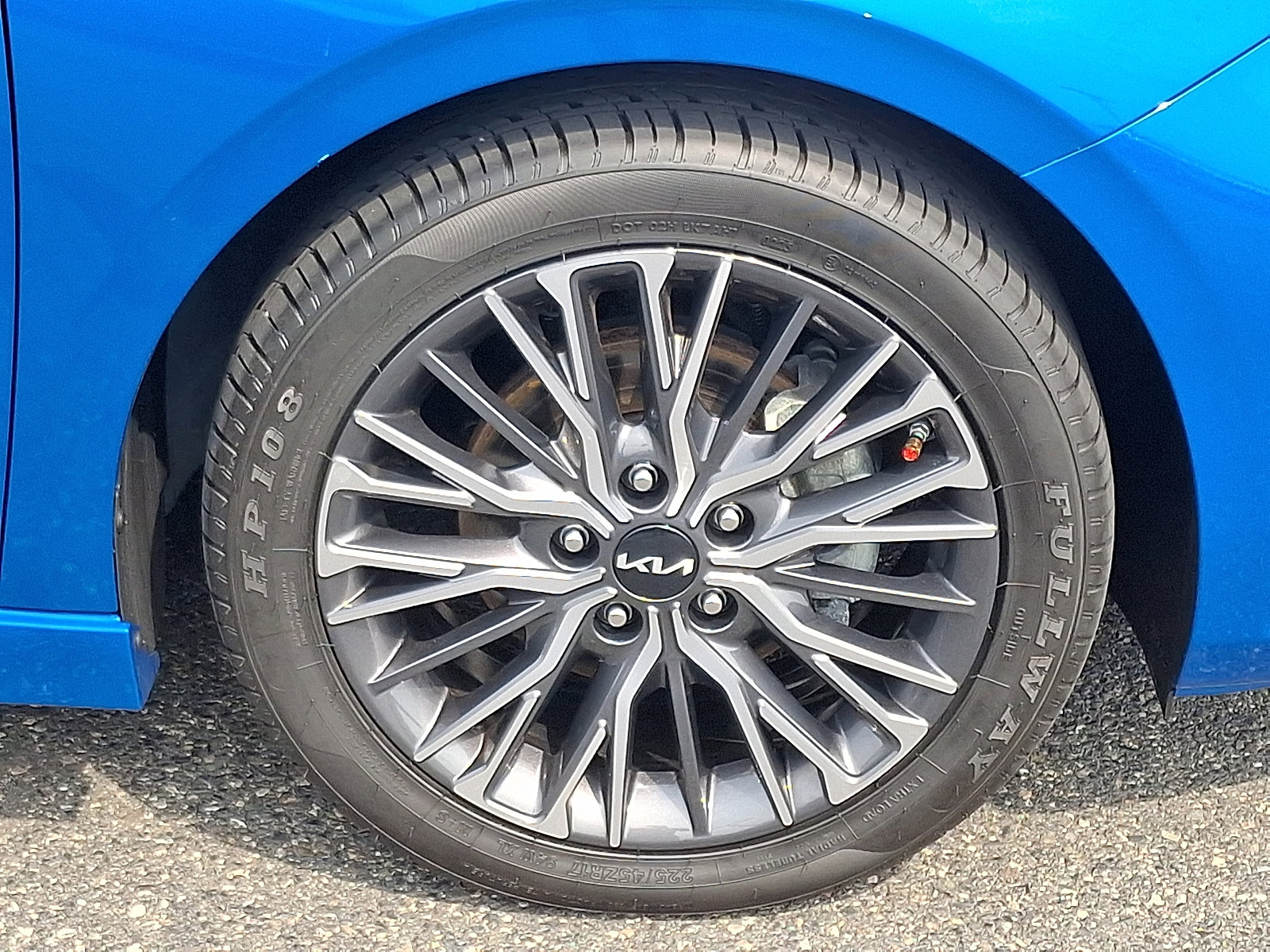 2022 Kia Forte GT-Line photo 7