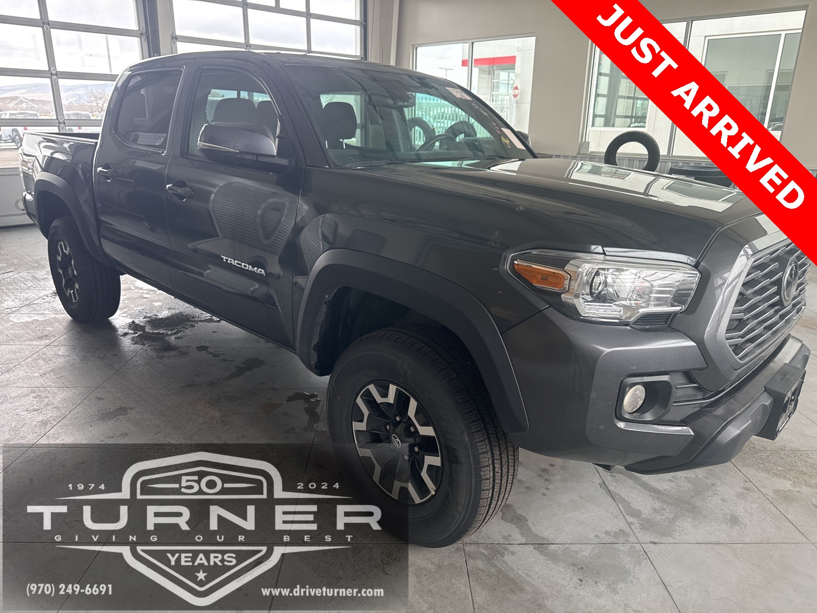 2023 Toyota Tacoma SR's photo