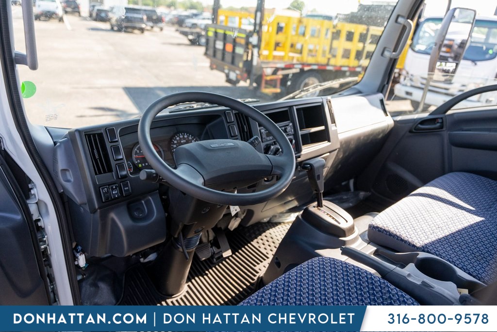 2025 Chevrolet Silverado 4500HD photo 2