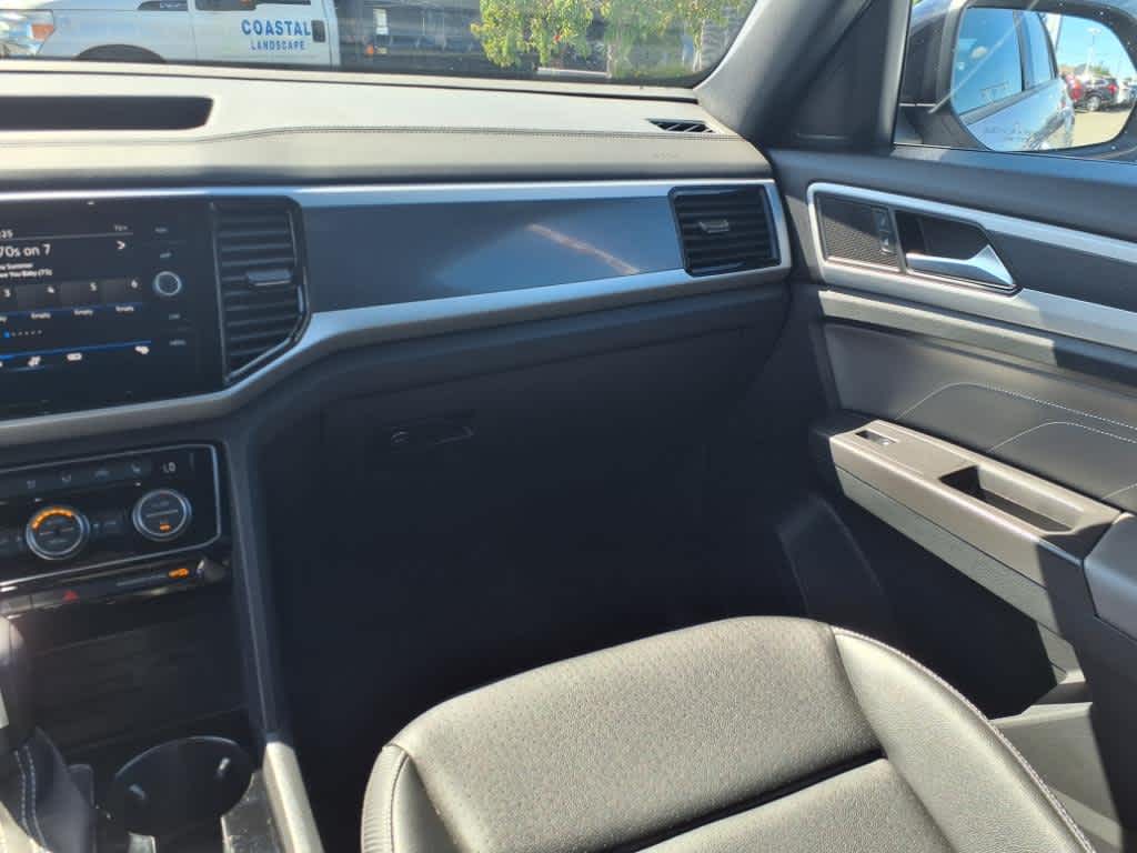 2023 Volkswagen Atlas Cross Sport SEL R-Line photo 14