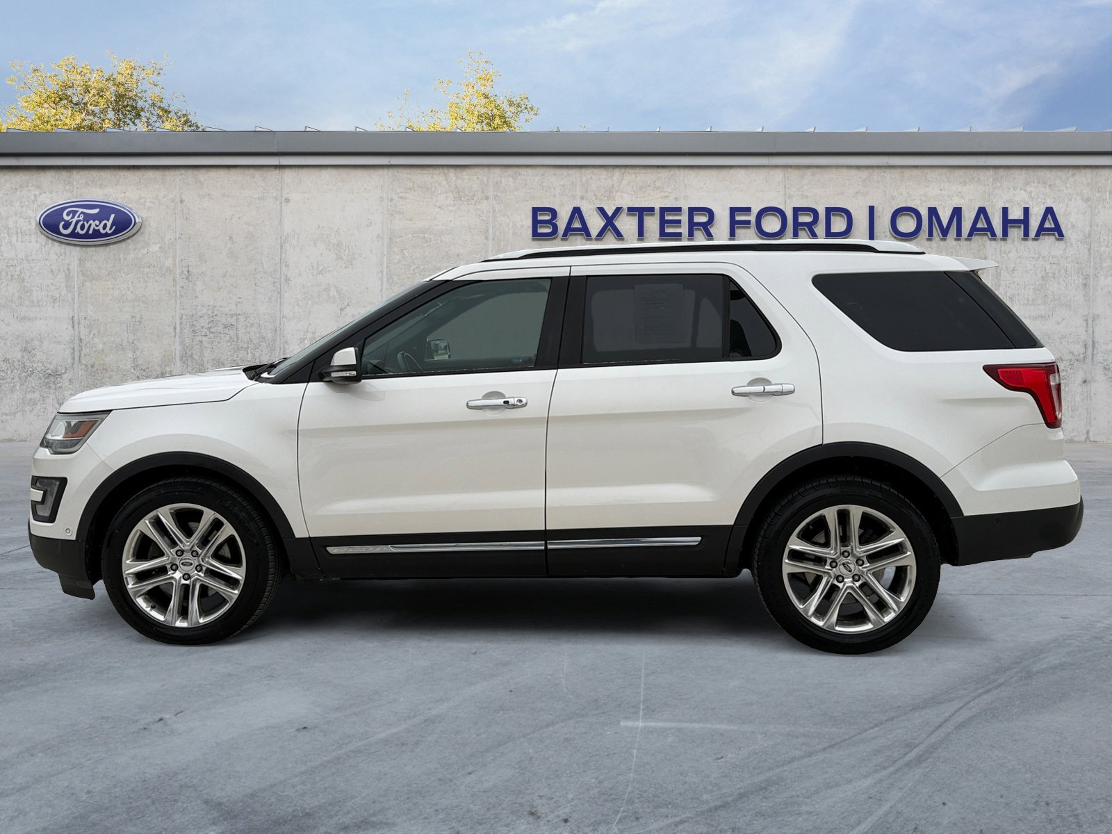 2016 Ford Explorer Limited photo 2