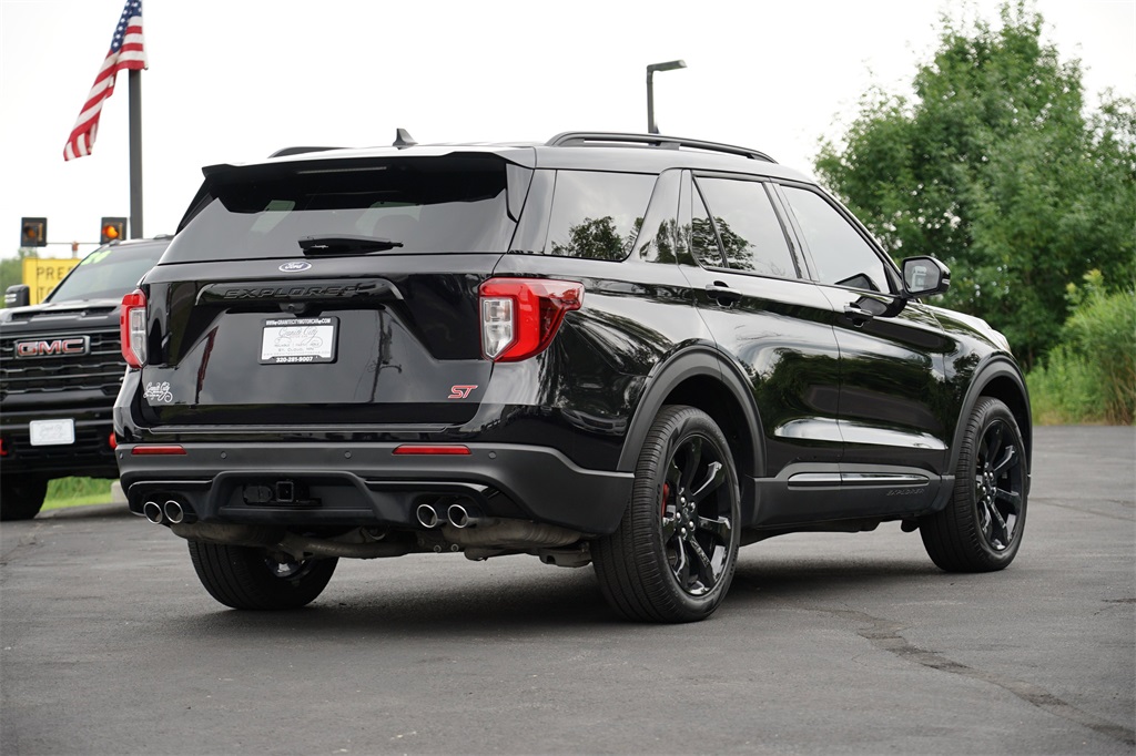 2023 Ford Explorer ST photo 3