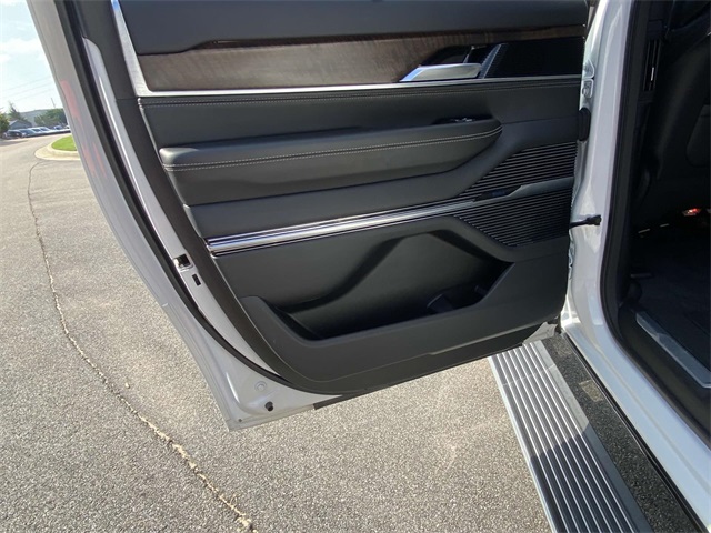 2023 Jeep Wagoneer Series II Limited photo 13