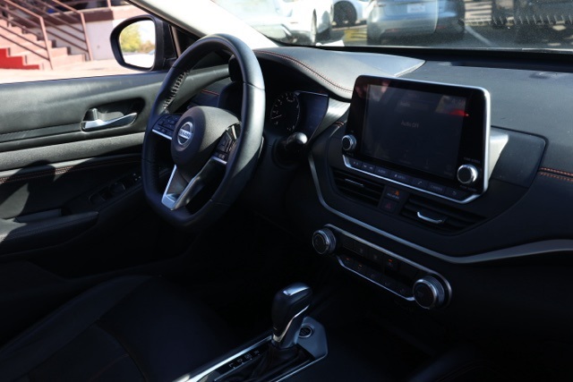 2020 Nissan Altima 2.5 SR photo 17