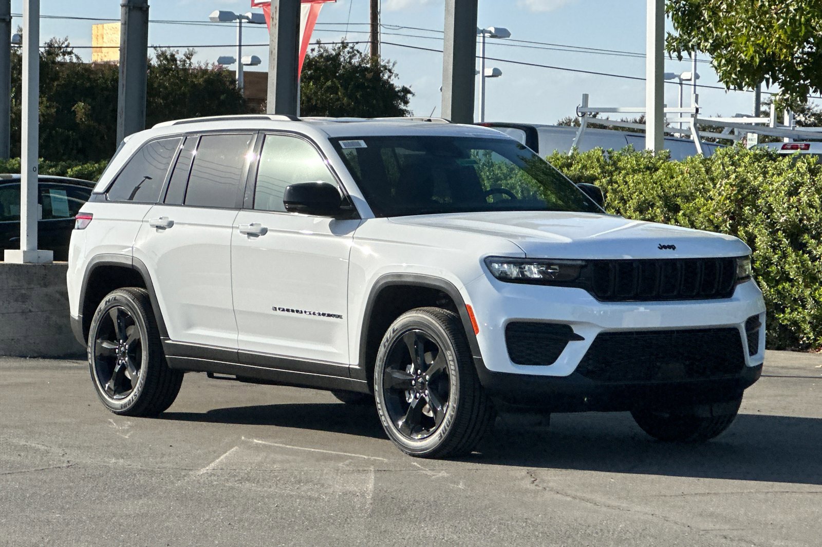 2025 Jeep Grand Cherokee Altitude X photo 2