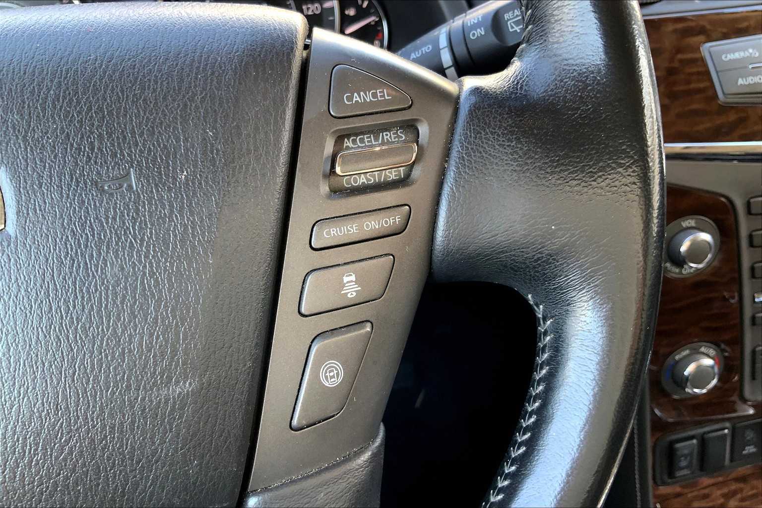 2020 Nissan Armada SL photo 23
