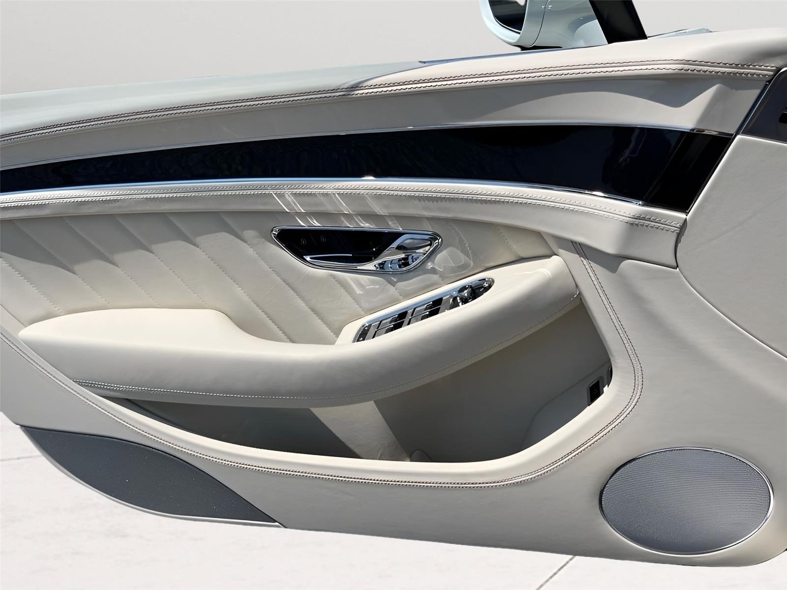 2024 Bentley Continental GT Mulliner V8 photo 26