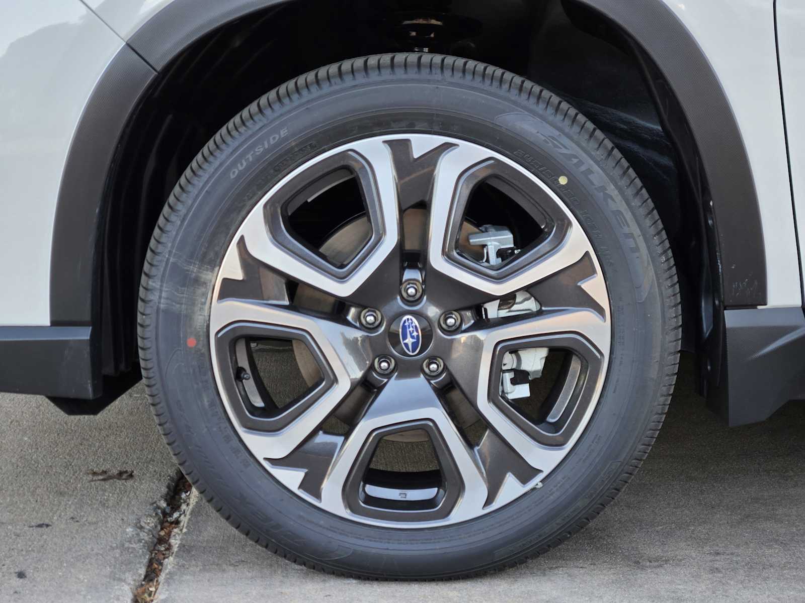 2025 Subaru Ascent Touring photo 2