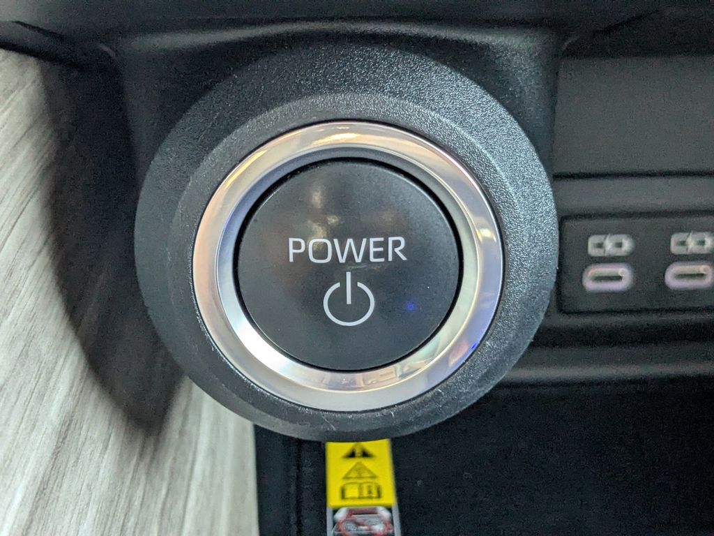 2023 Toyota Venza XLE photo 30