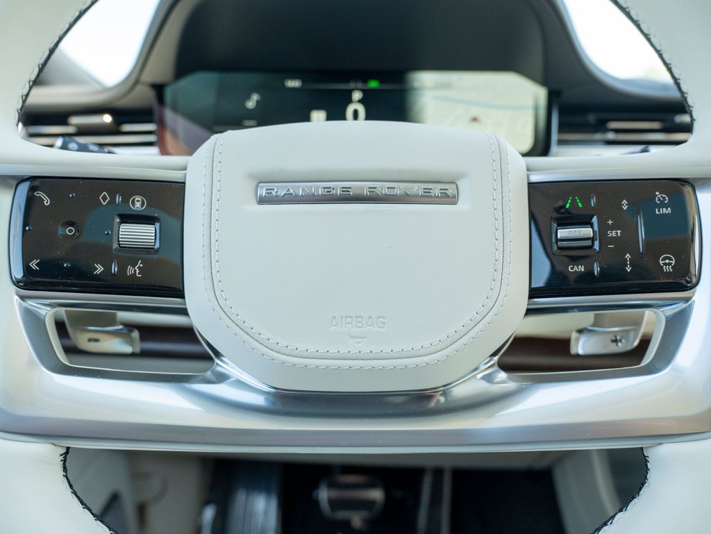2025 Land Rover Range Rover Autobiography photo 14