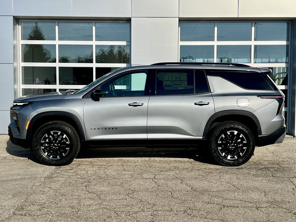 2025 Chevrolet Traverse Z71 photo 2