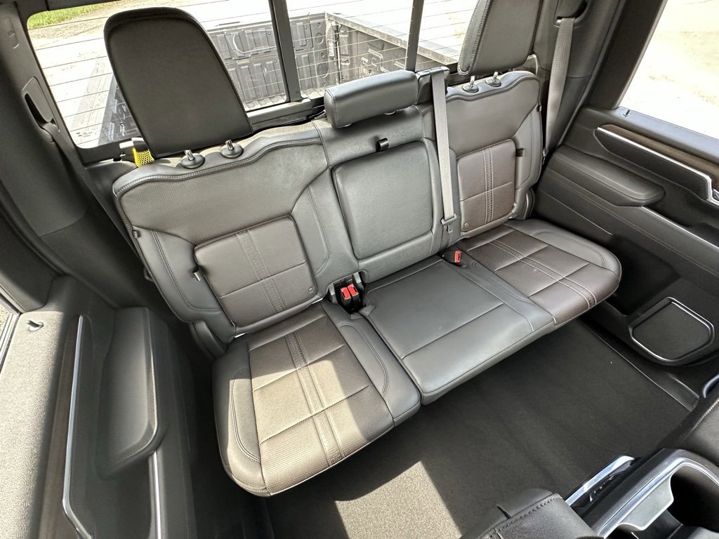 2025 Chevrolet Silverado 2500HD High Country photo 20