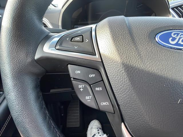 2024 Ford Edge Titanium photo 19