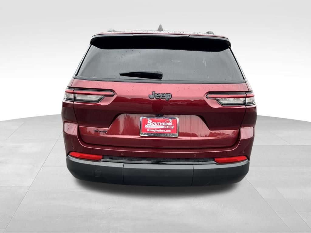 2023 Jeep Grand Cherokee Altitude photo 4