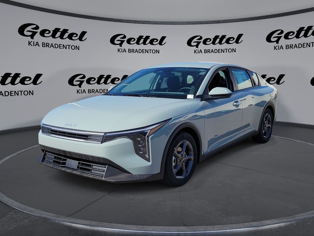 2025 Kia K4 LXS's photo