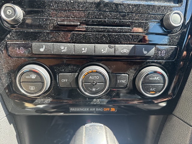 2021 Volkswagen Passat 2.0T R-Line photo 10