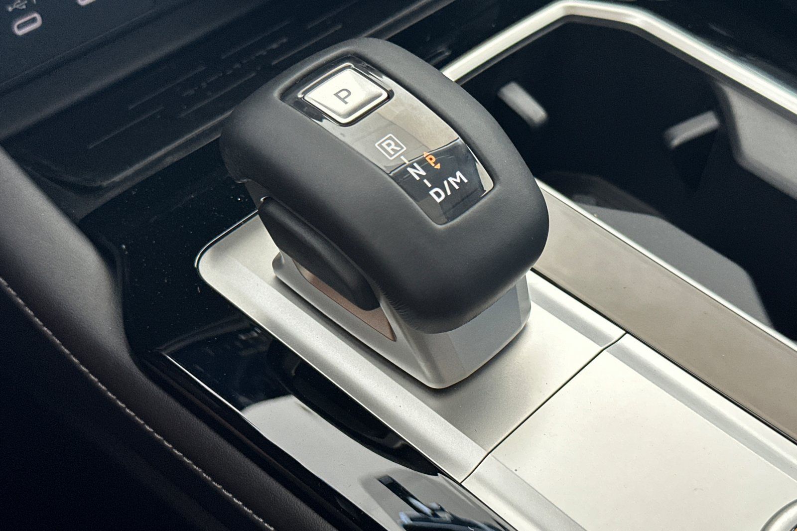 2025 Mitsubishi Outlander SE photo 20