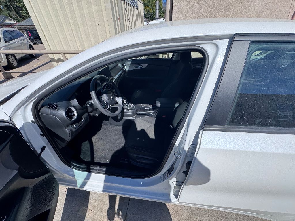 2023 Kia Forte LXS photo 10