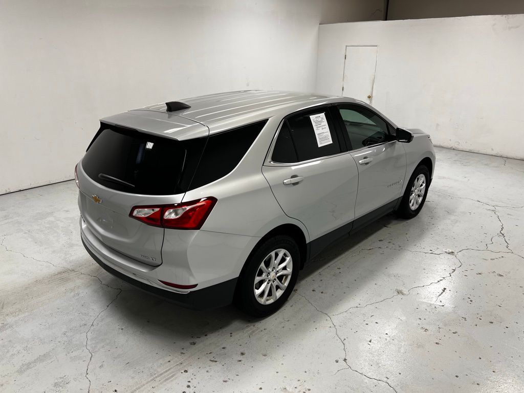 2020 Chevrolet Equinox LT photo 2