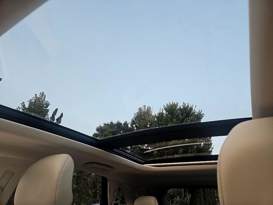 2017 Ford Edge Titanium photo 25