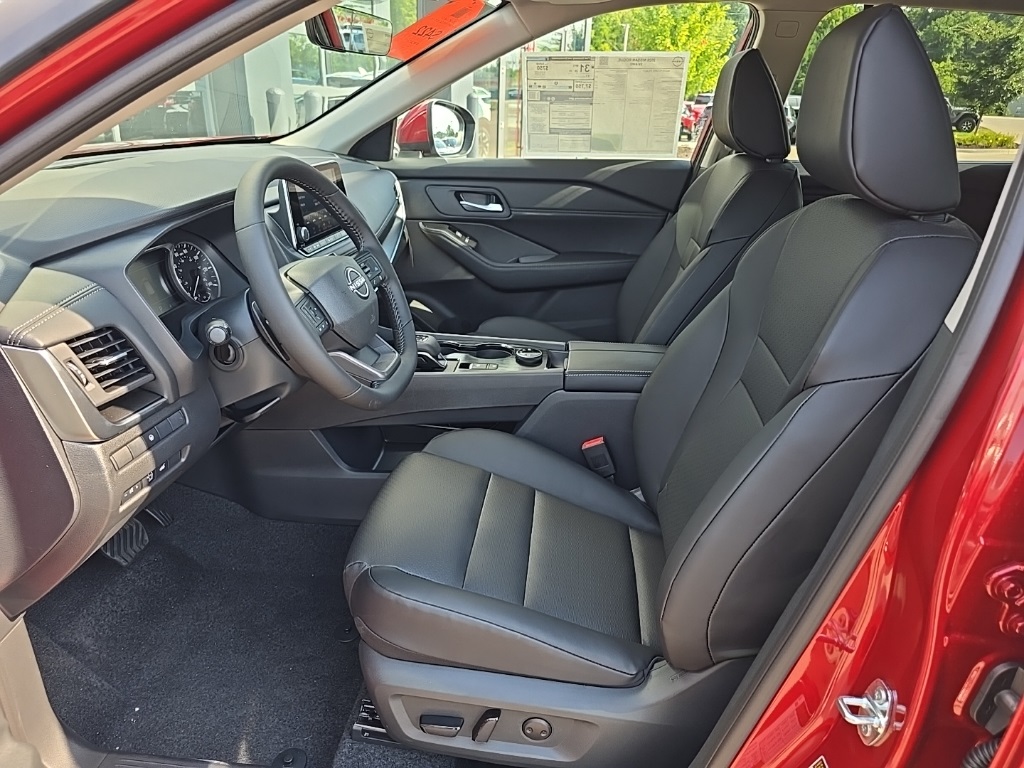 2026 Nissan Rogue SV photo 6