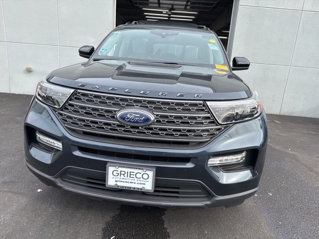 2022 Ford Explorer XLT photo 2