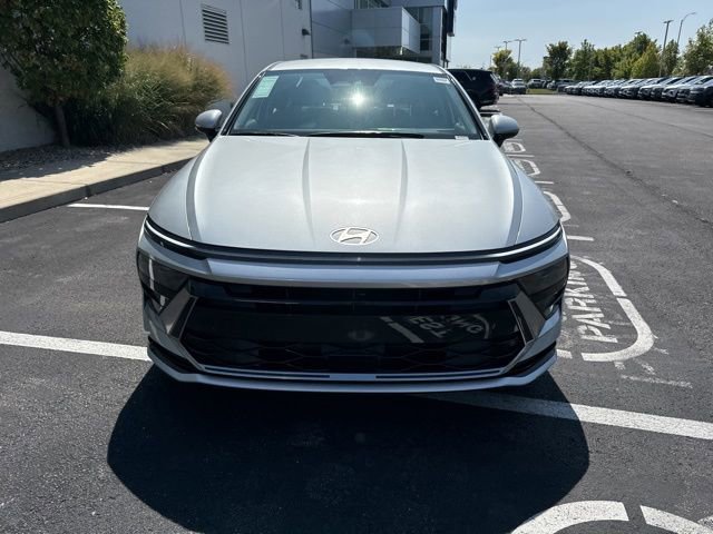 2024 Hyundai Sonata Hybrid SEL photo 2