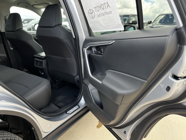 2025 Toyota RAV4 LE photo 14
